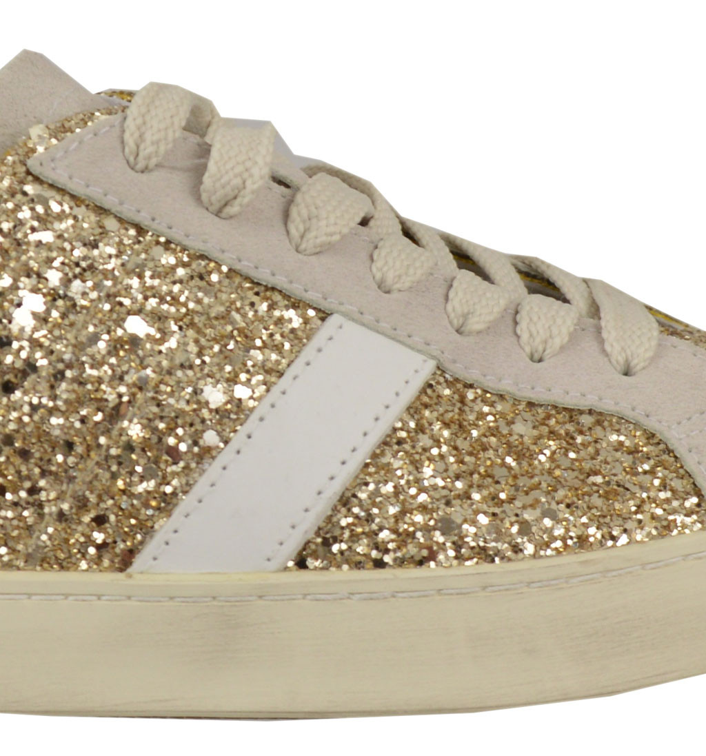 Sneaker bassa in pelle rivestita da glitter oro con inserto in