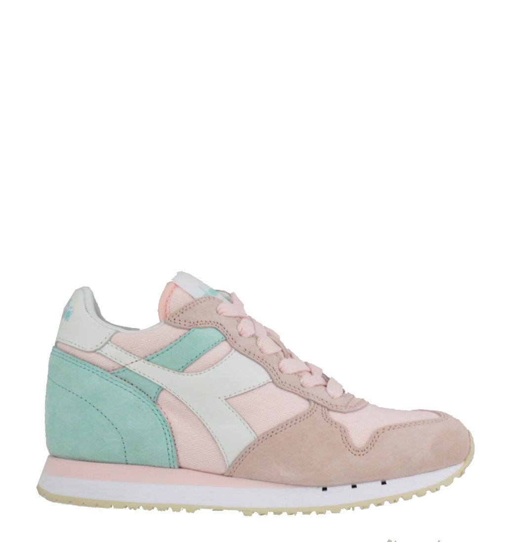 Diadora Heritage sneakers in tessuto tecnico rosa con inserti in camoscio  rosa antico su punta, inserti verde acqua posteriori e patch logo in pelle  bianca.