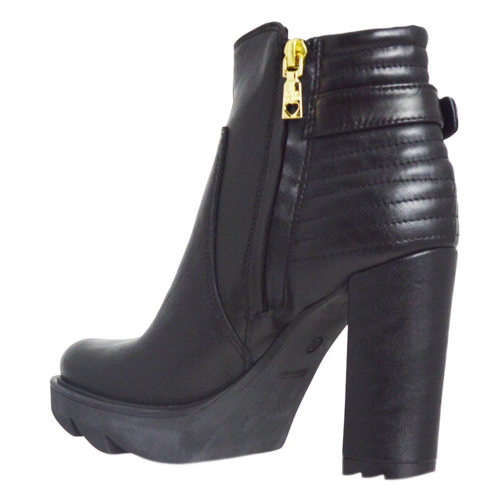 Love Moschino tronchetti in pelle con finiture in pelle trapuntata.