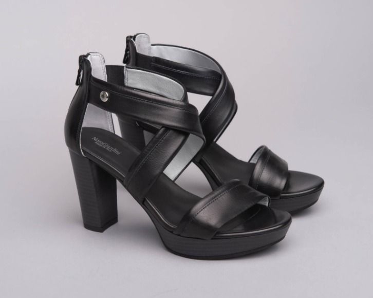 Nero Giardini Sandali da donna in pelle con tacco 9 | E012210D