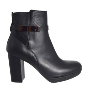 ARCHYVE' ANKLE BOOTS