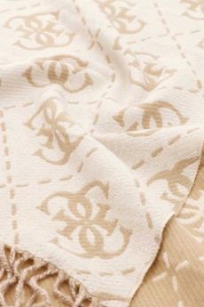 GUESS SCIARPA NOLANA