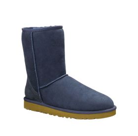 UGG CLASSIC SHORT BOOTS